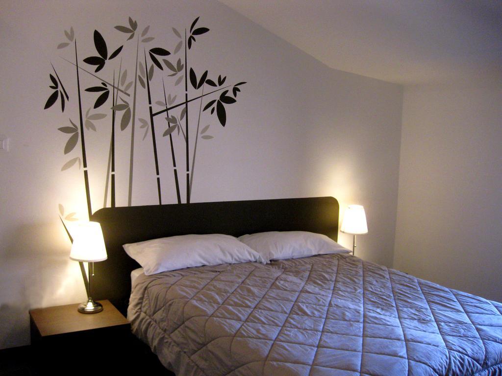 Low Cost Ferrara Zimmer foto